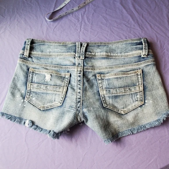 3 Jean Shorts - Picture 13 of 14